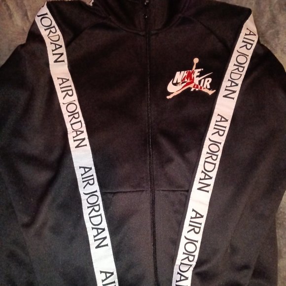 Nike Air Jordan jacket - Picture 2 of 3